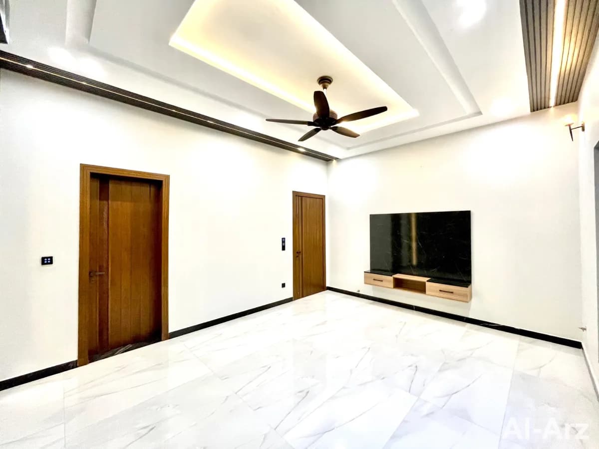 Semi-Furnished 1 Kanal Owner-Built House for wSale — DHA Phase 2 Islamabad — image 7