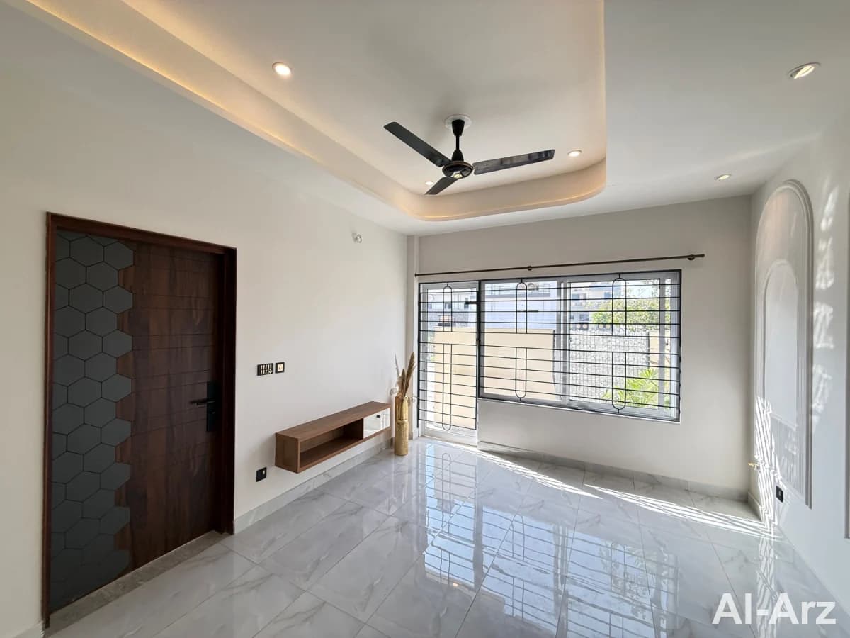 Brand new designer 5 marla house for sale in dha phase 5 — image 6