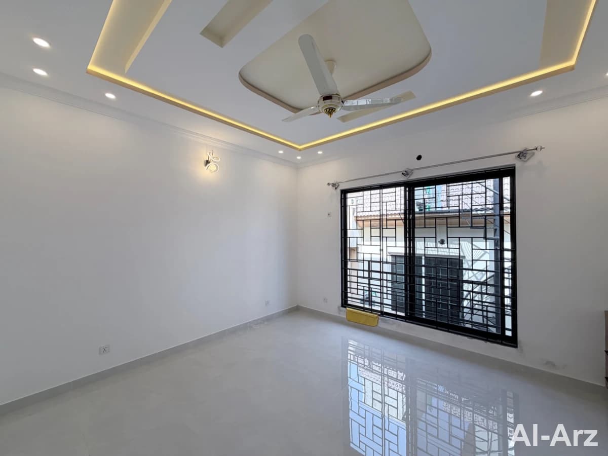 5.5 marla corner house for sale — image 5