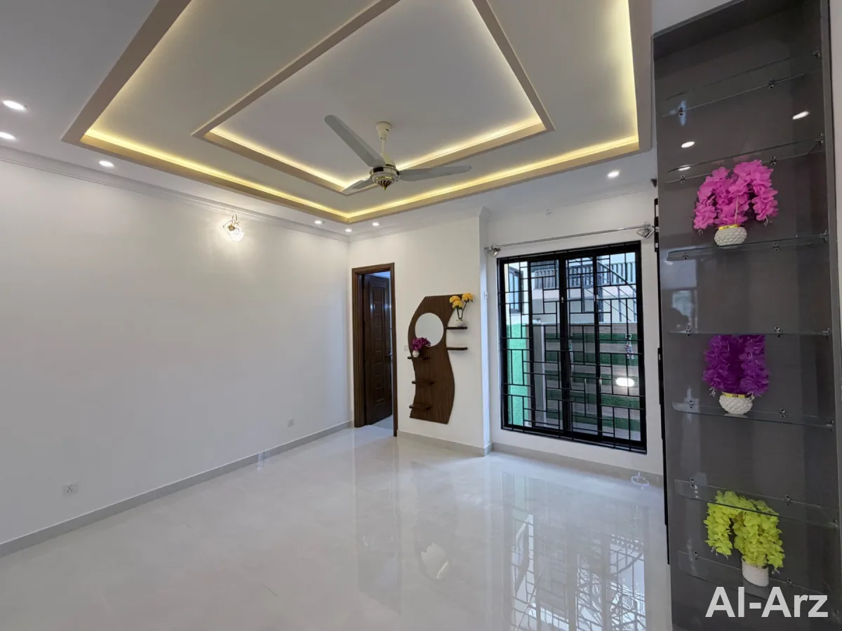 5.5 marla corner house for sale — image 9