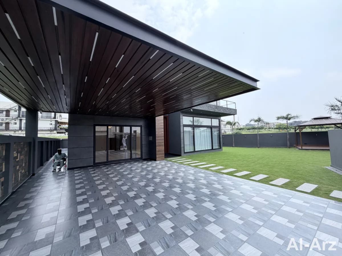 32 MARLA MASTERPIECE | EXCLUSIVE PROPERTY FOR SALE — image 2